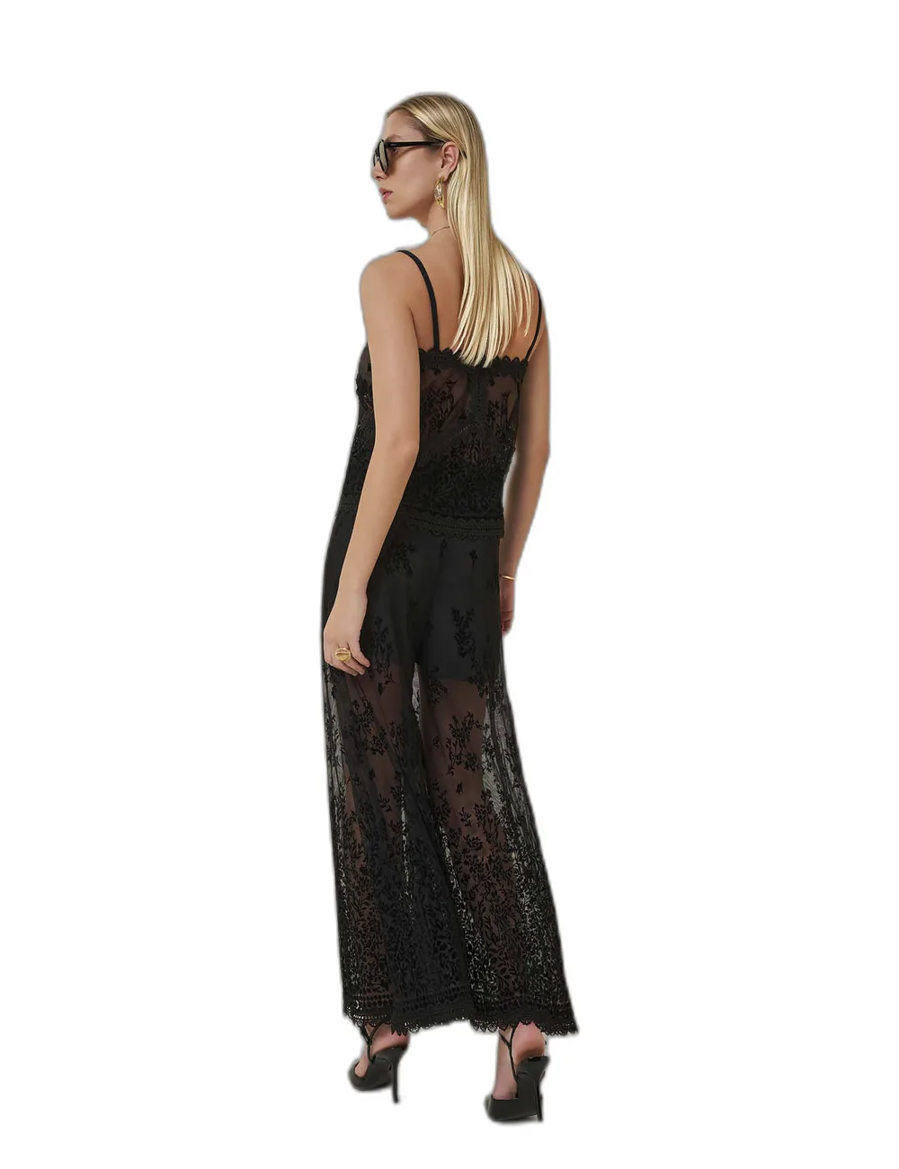 Calça Ravena, na modelo